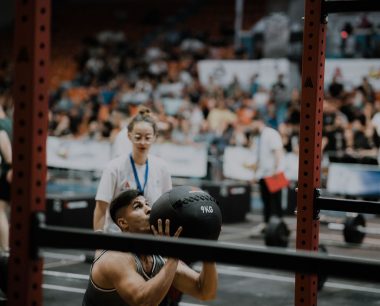 Maîtriser les wall balls HYROX sans exploser le cardio